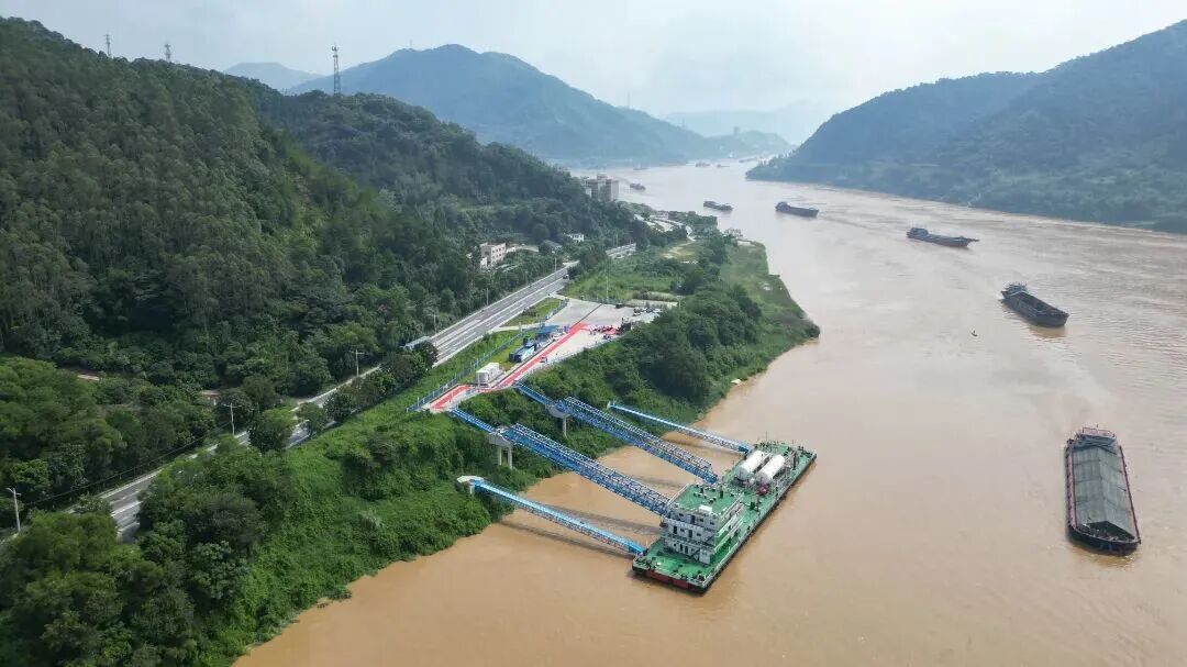 中交四航院EPC总承包建设的华南地区首个水上绿色综合服务区德庆LNG加注站工程启用