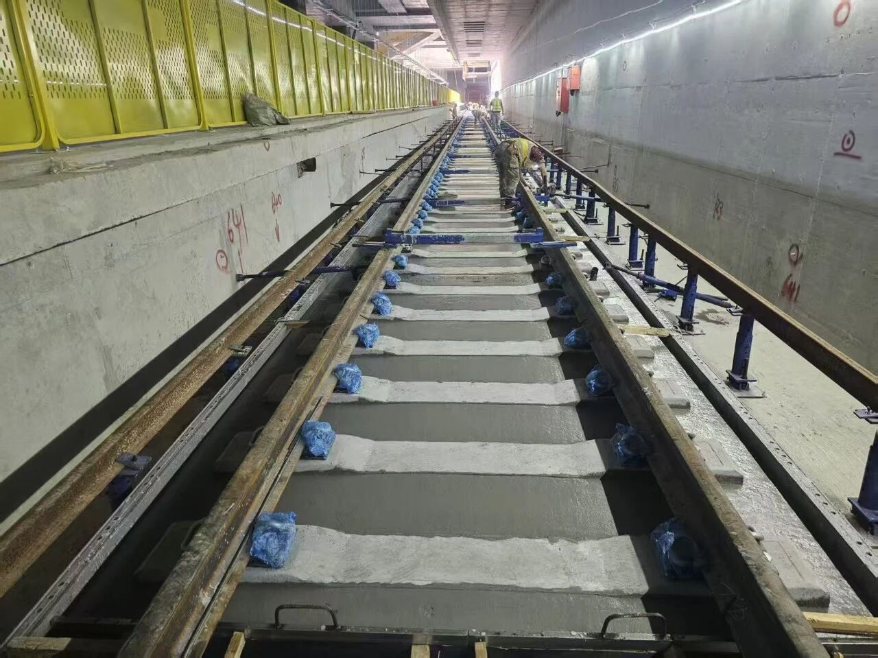 铁一院勘察设计总承包的厦门地铁6号线集同段进入轨道施工阶段