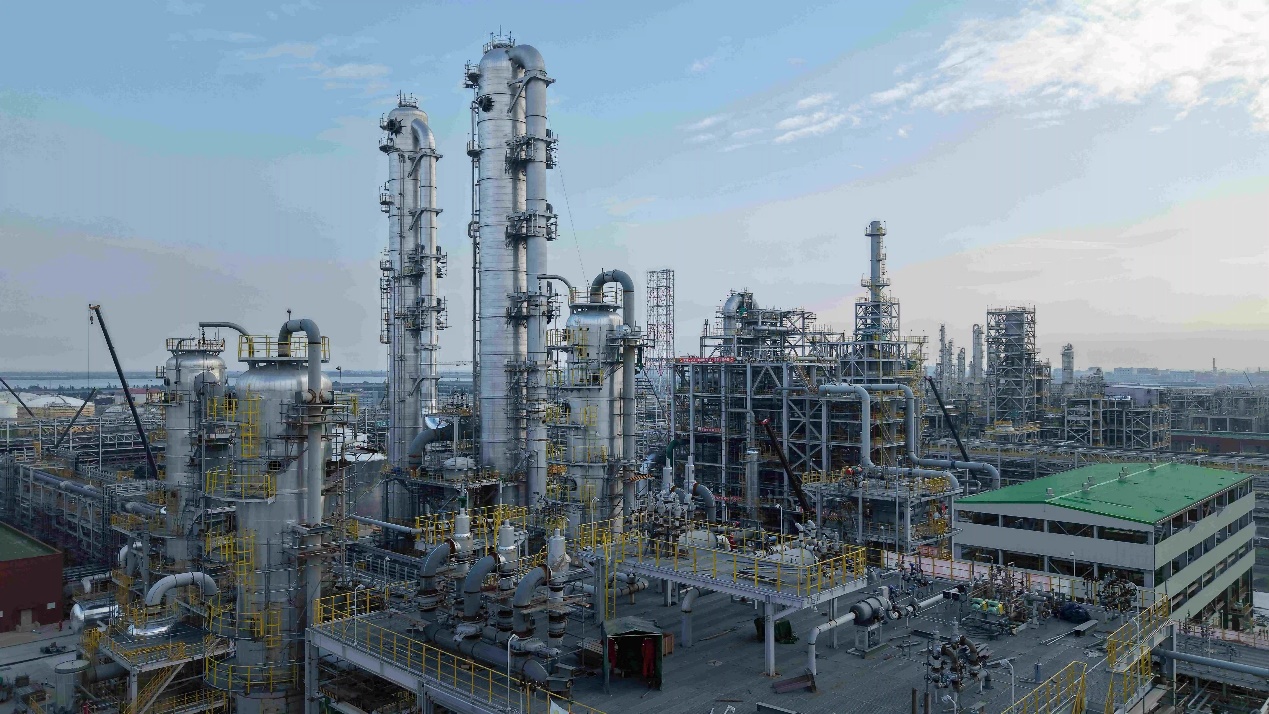 昆仑公司总承包的华锦阿美项目乙苯苯乙烯装置圆满实现机械竣工